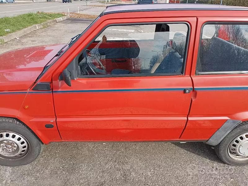 Usata Fiat Panda Young 34 CV (25 kW) 1989 Rosso Utilitaria