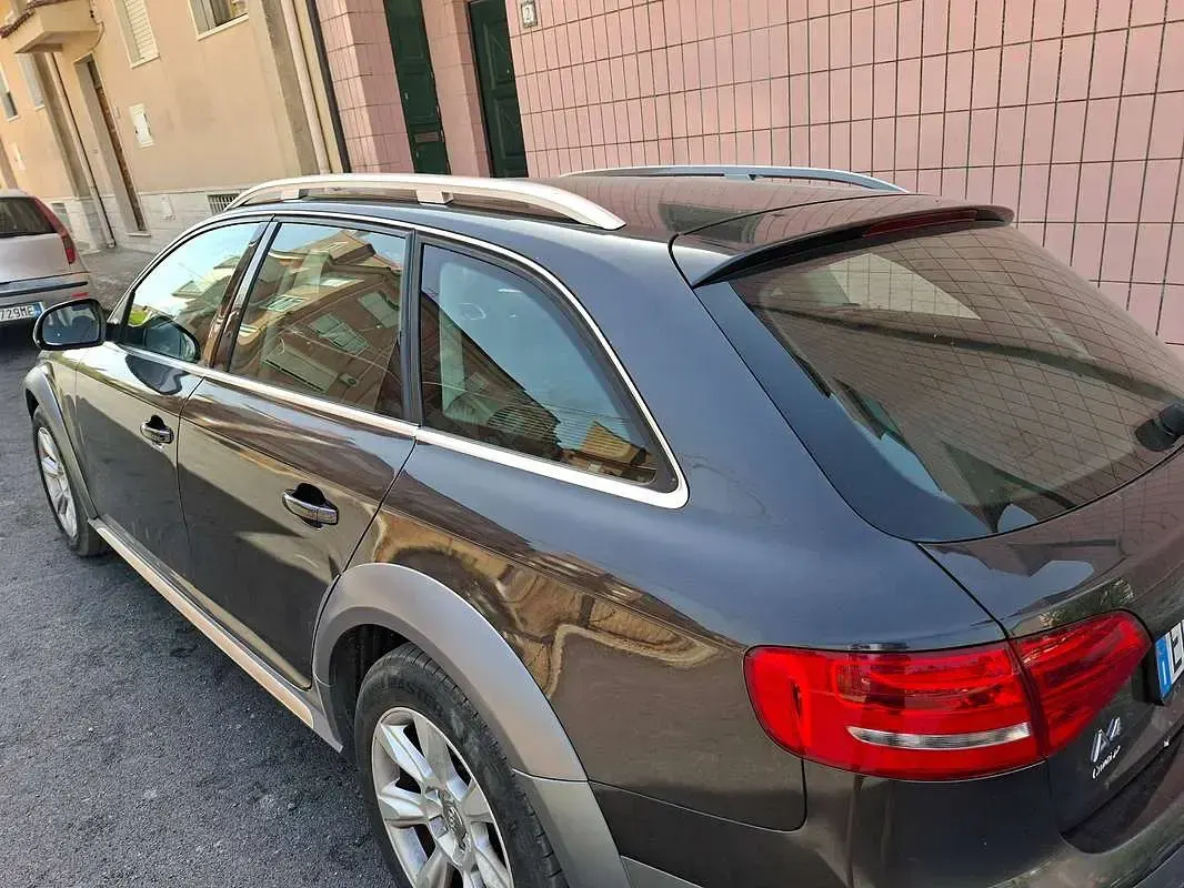 Usata Audi A4 Allroad Advanced Plus 177 CV (130 kW) 2012 Nero Station wagon