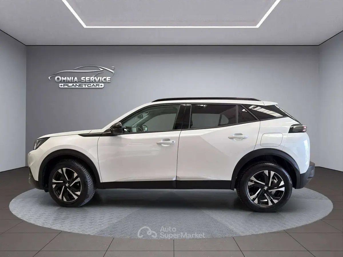 Usata Peugeot 2008 Allure 110 CV (80 kW) 2022 Bianco SUV