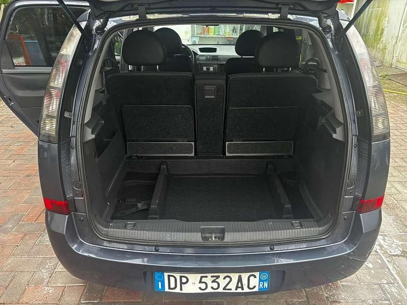 Usata Opel Meriva Cosmo 90 CV (66 kW) 2008 Grigio Monovolume