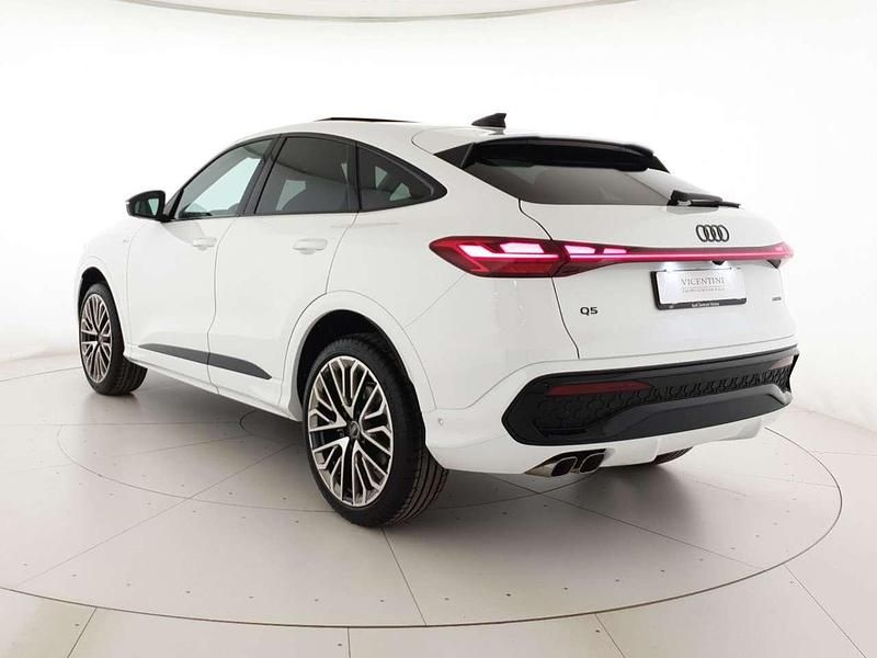 Nuova Audi Q5 Sportback S-Line 204 CV (150 kW) 2026 Bianco arkona SUV