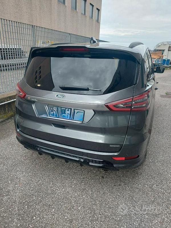 Usata Ford S-MAX ST-Line 2023 Grigio Monovolume