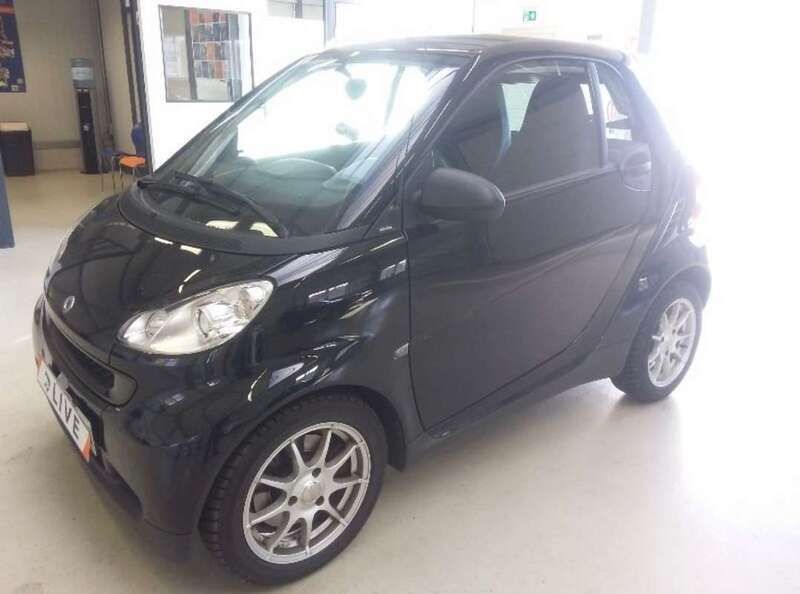 Nero Usata 2009 Smart ForTwo Coupé Passion Due volumi | 3900 € (Buon prezzo) - Immagine 1/4