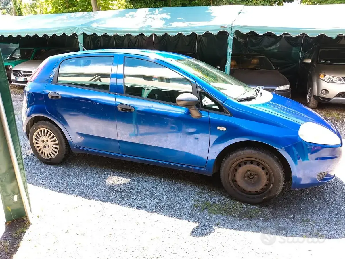 Occasion Fiat Punto 77 ch (56 kW) 2007 Bleue Citadine