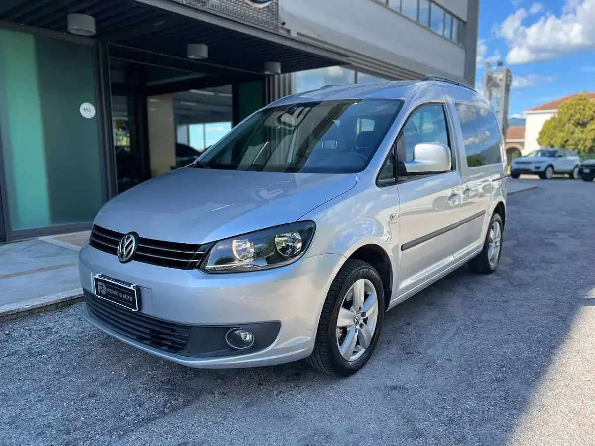 Usata VW Caddy 140 CV (102 kW) 2011 Argento Monovolume