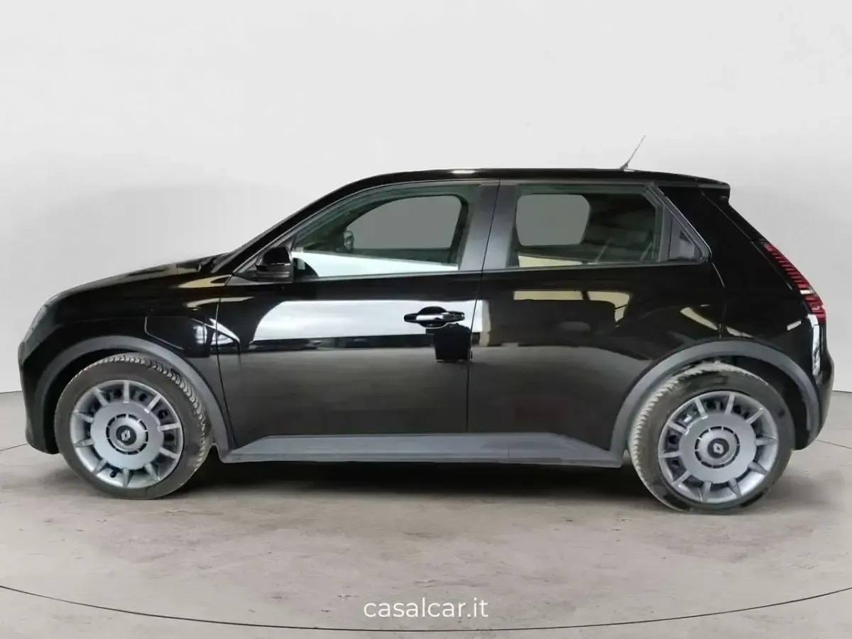 Usata Renault R5 Evolution 89 kW (122 CV) 2025 Nero Utilitaria