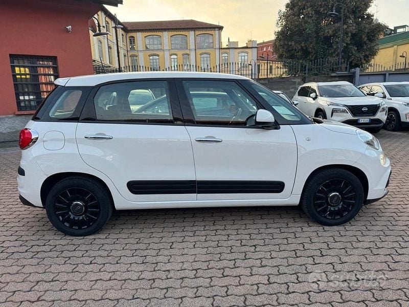 Begagnad Fiat 500L Mirror 95 HK (69 kW) 2021 Vit Minibuss