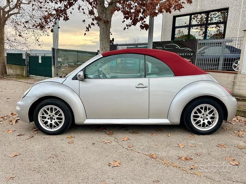 Usata VW New Beetle Cabriolet 75 CV (55 kW) 2003 Grigio Cabrio