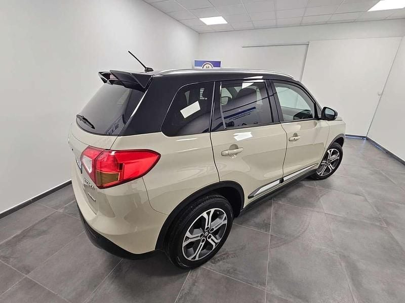 Usata Suzuki Vitara 120 CV (88 kW) 2016 Beige SUV