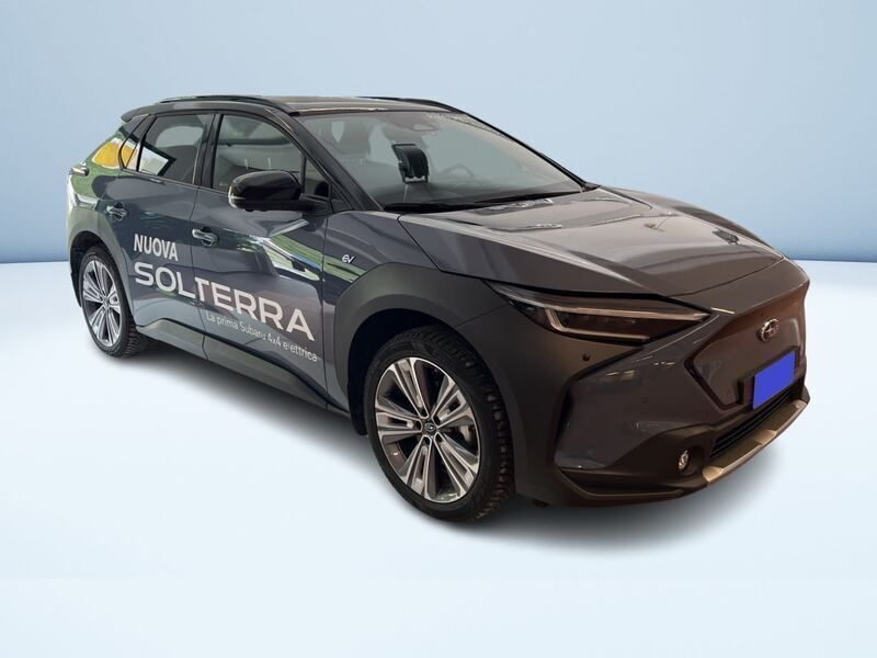 Usata Subaru Solterra 160 kW (218 CV) 2022 Grigio perlato SUV