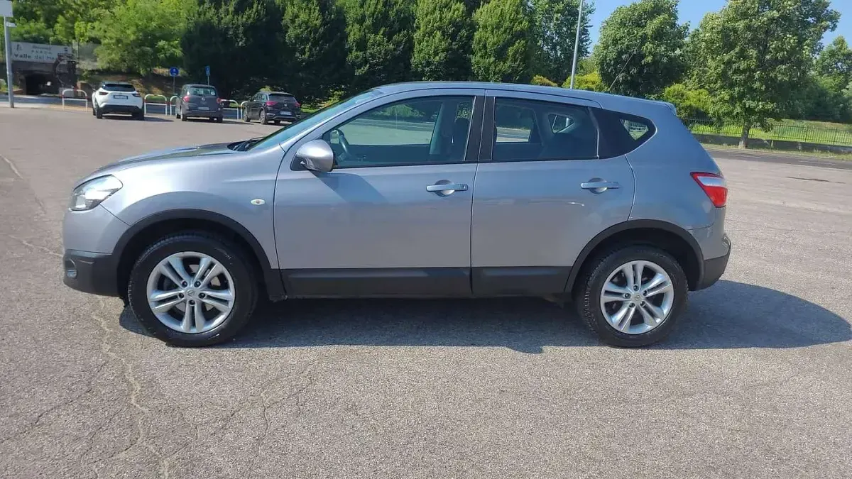Usata Nissan Qashqai Acenta 150 CV (110 kW) 2011 Argento SUV