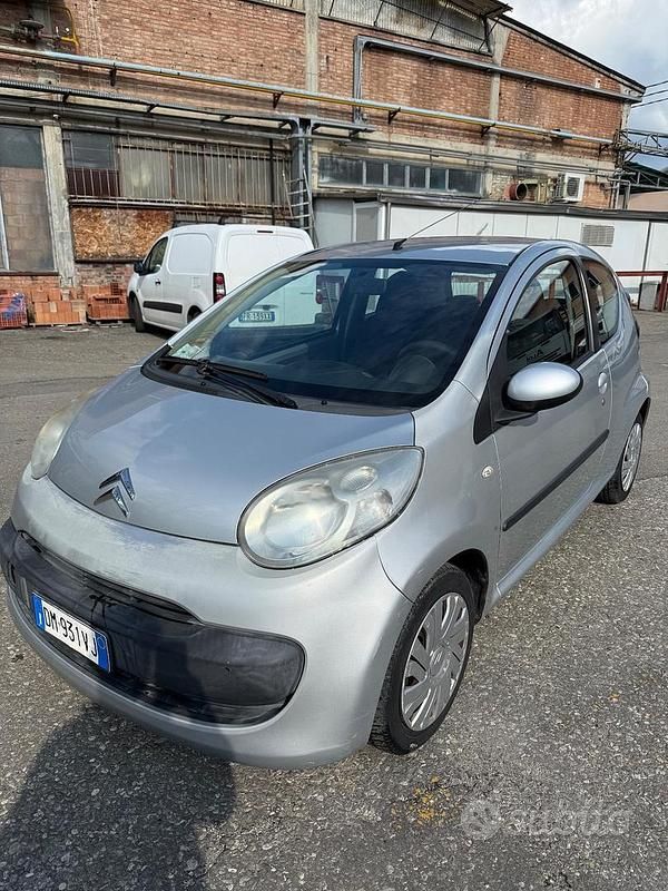 Grigio Usata 2008 Citroën C1 Due volumi | 2800 € (Buon prezzo) - Immagine 1/4