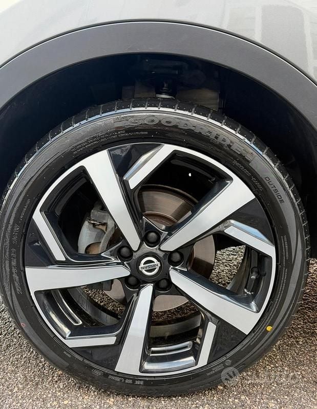 Usata Nissan Qashqai 150 CV (110 kW) 2019 Grigio SUV