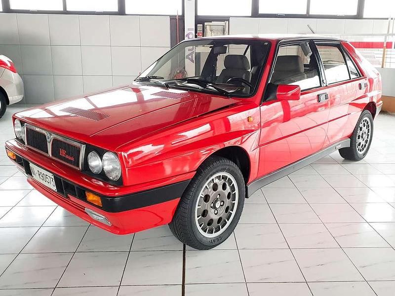 Usata Lancia Delta 181 CV (133 kW) 1988 Rosso Utilitaria