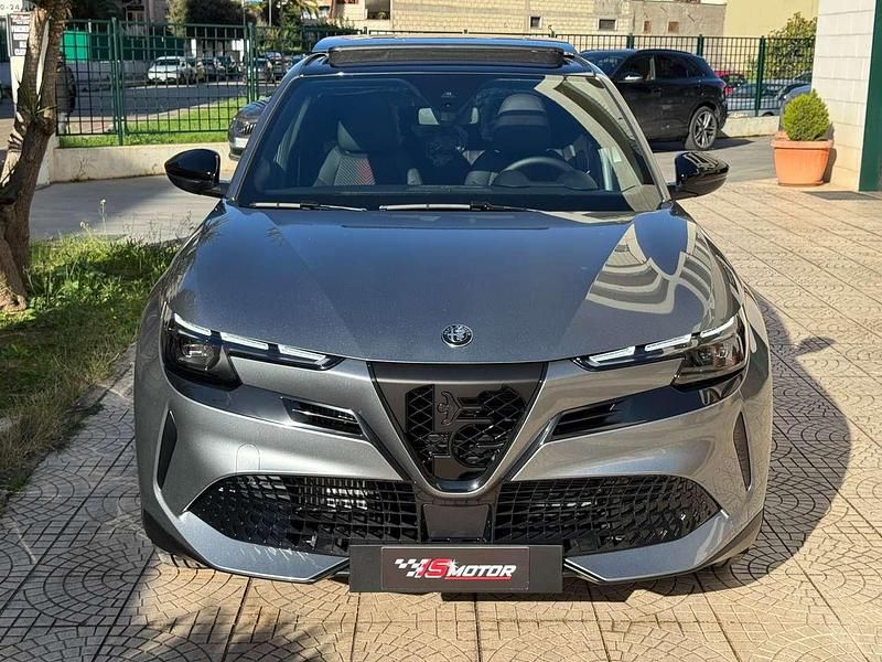 Nuova Alfa Romeo Junior Edizione Speciale 136 CV (100 kW) 2025 Grigio arese metalizzato SUV