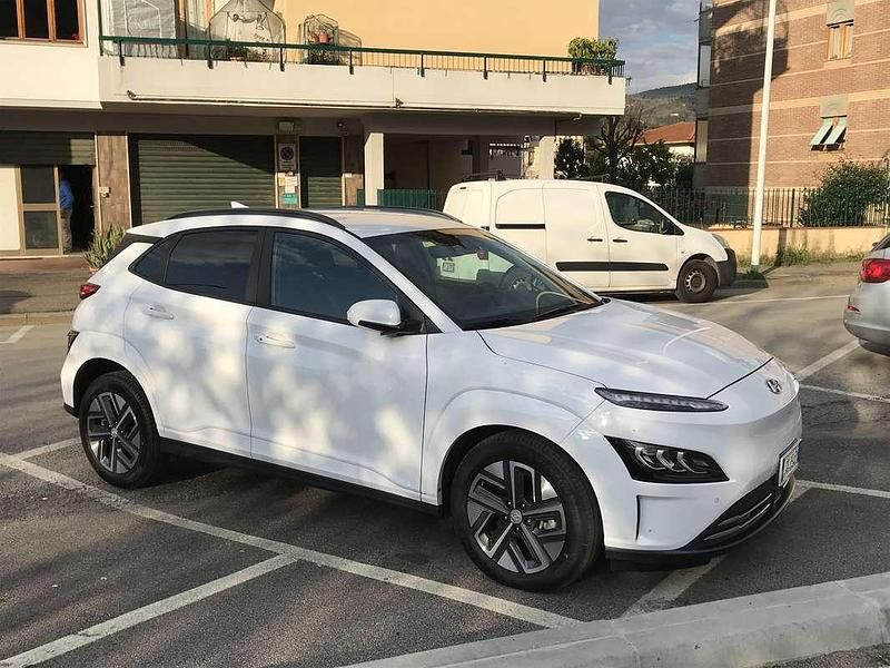 Usata Hyundai Kona 25 kW (35 CV) 2021 Bianco SUV