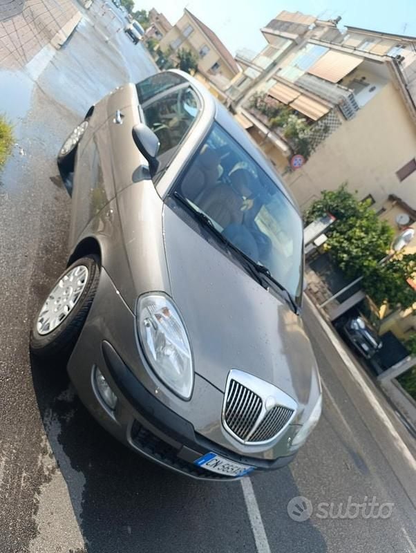 Usata Lancia Ypsilon Platinum 80 CV (58 kW) 2006 Grigio Utilitaria
