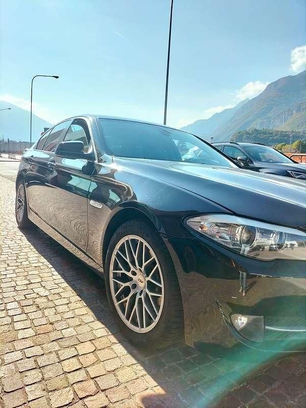 Usata BMW 520 184 CV (135 kW) 2010 Nero Berlina