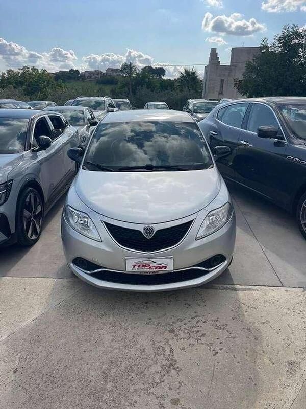 Usata Lancia Ypsilon Platinum 69 CV (50 kW) 2017 Other Utilitaria