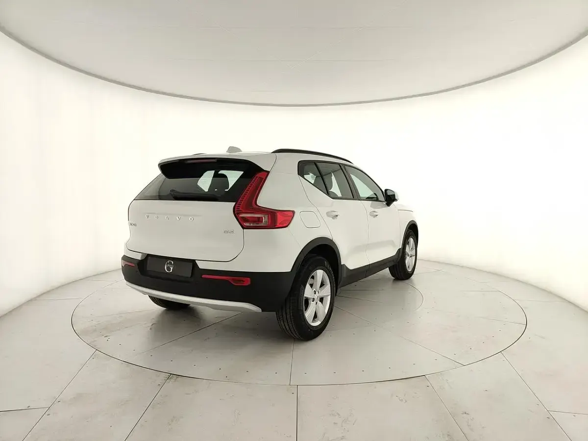 Nuova Volvo XC40 163 CV (119 kW) 2026 Bianco SUV