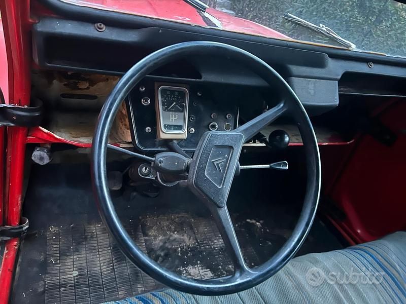 Occasion Citroën 2CV 29 ch (21 kW) 1981 Rouge Berline