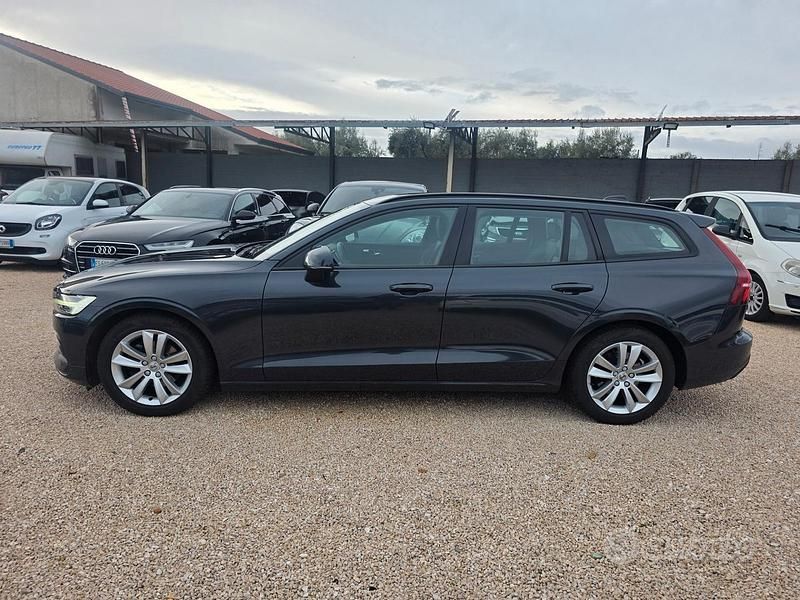 Usata Volvo V60 R-Design 150 CV (110 kW) 2019 Grigio Station wagon