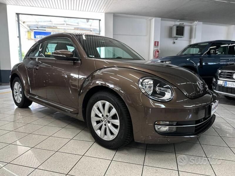 Marrone Usata 2014 VW Maggiolino Design Due volumi | 13.500 € (Super prezzo) - Immagine 1/4