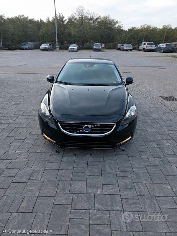 Gebraucht Volvo V40 120 PS (88 kW) 2015 Schwarz Limousine