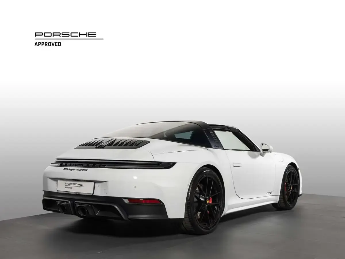 Nuova Porsche 911 Carrera 4 GTS Targa 541 CV (397 kW) 2025 Bianco Cabrio
