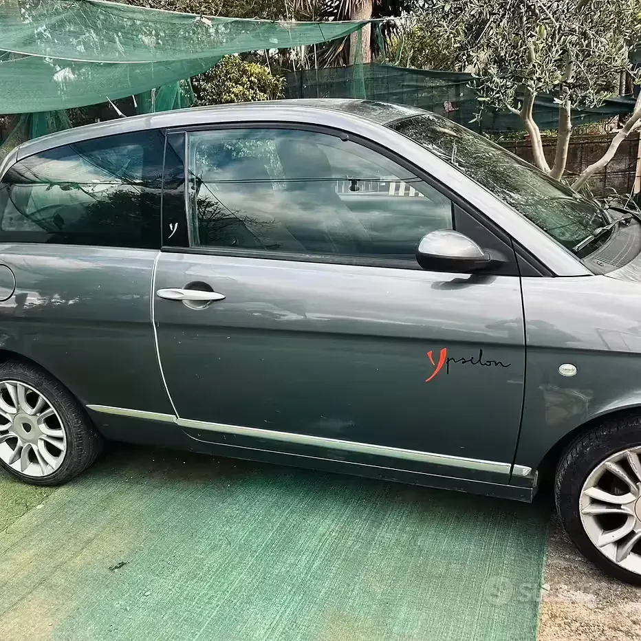 Usata Lancia Ypsilon 60 CV (44 kW) 2009 Grigio Utilitaria