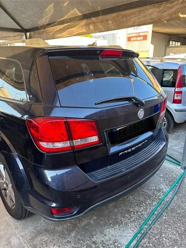 Usata Fiat Freemont Urban 140 CV (102 kW) 2012 Blu SUV