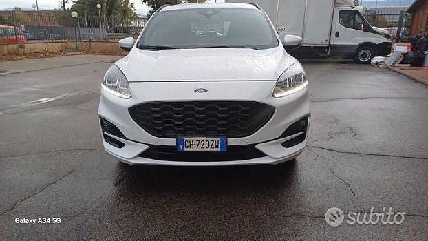 Usata Ford Kuga ST-Line 120 CV (88 kW) 2022 Bianco SUV