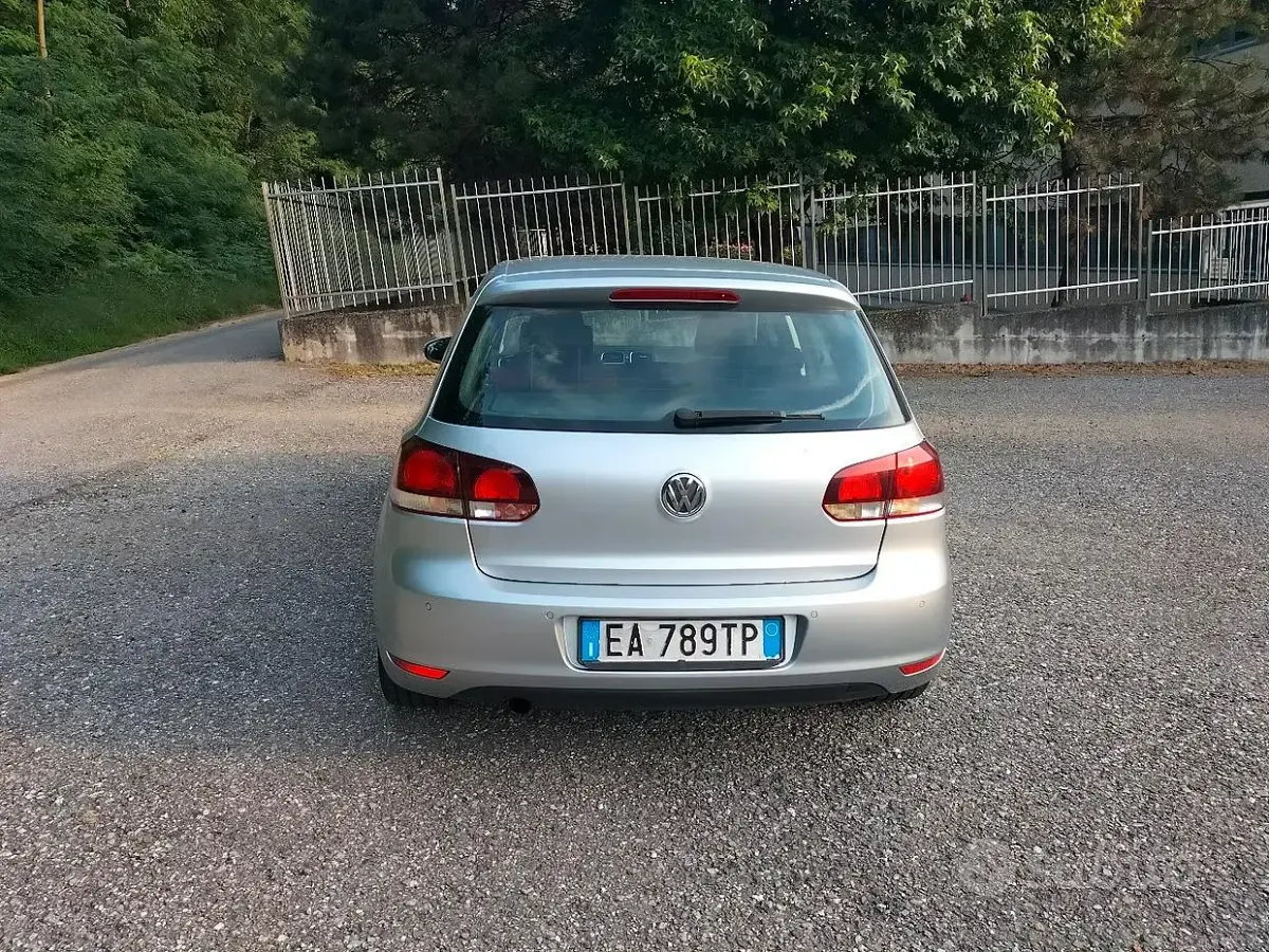 Usata VW Golf VI 105 CV (77 kW) 2010 Grigio Utilitaria