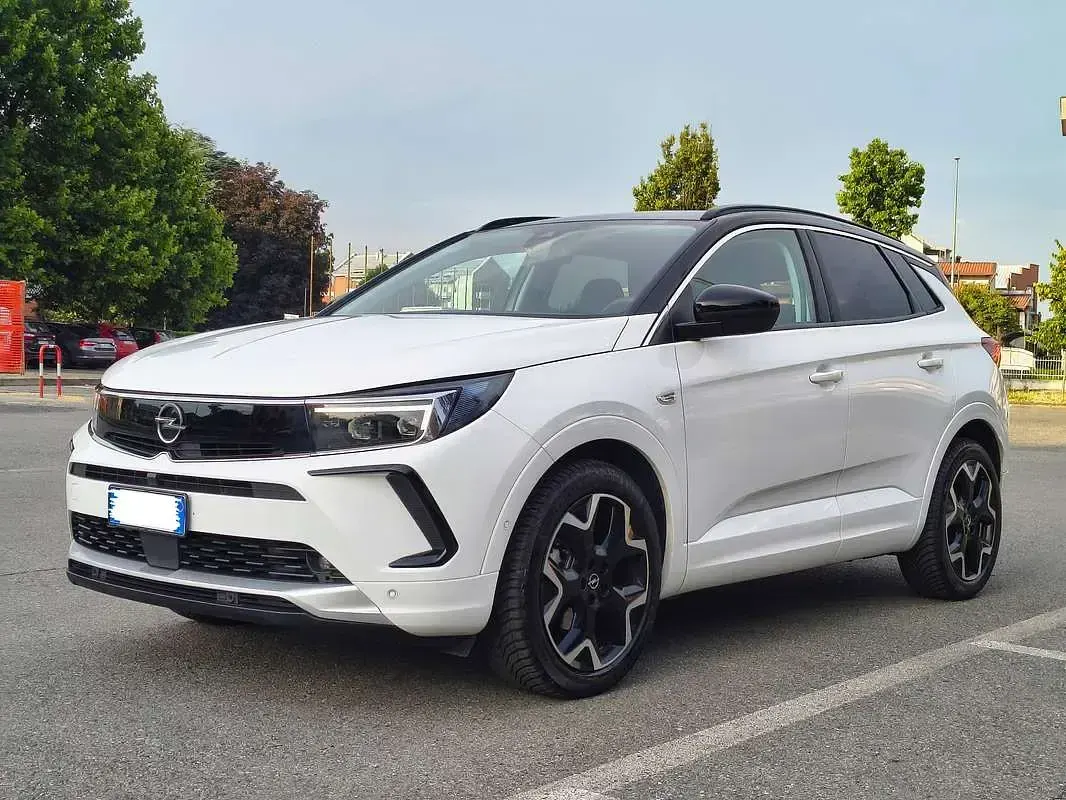 Usata Opel Grandland X Ultimate 131 CV (96 kW) 2024 Bianco SUV