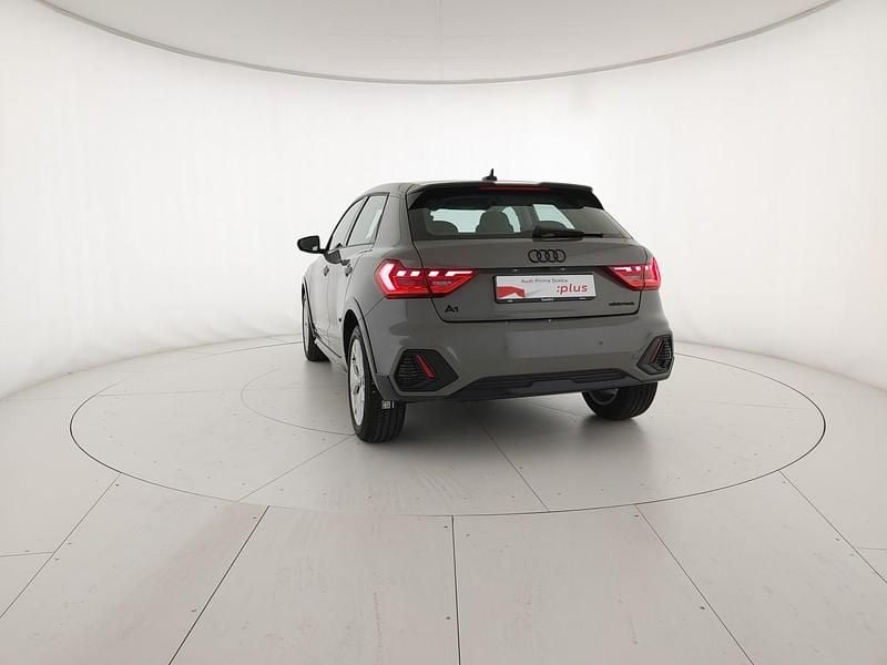 Usata Audi A1 Admired 110 CV (80 kW) 2023 Grigio chronos metallizzato Berlina
