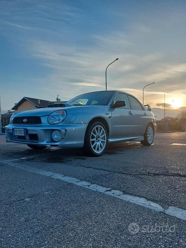 Usata Subaru Impreza 218 CV (160 kW) 2001 Grigio Berlina