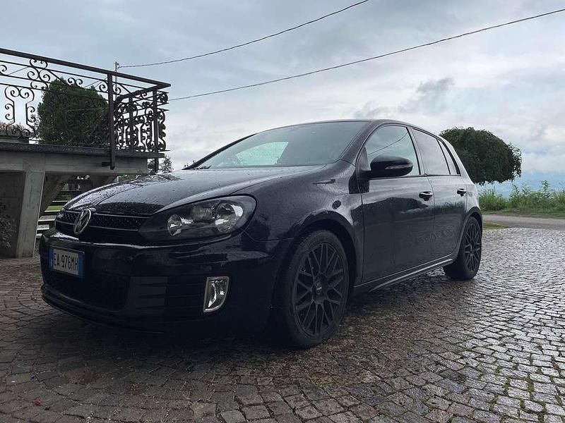 Nero Usata 2010 VW Golf VI GTD Tre volumi | 10.000 € (Cara) - Immagine 1/4