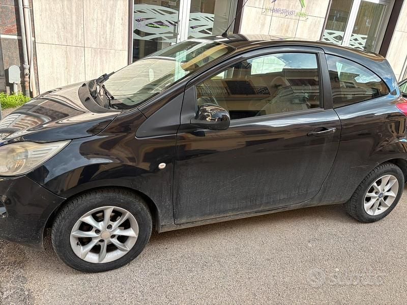 Usata Ford Ka 75 CV (55 kW) 2012 Nero Utilitaria