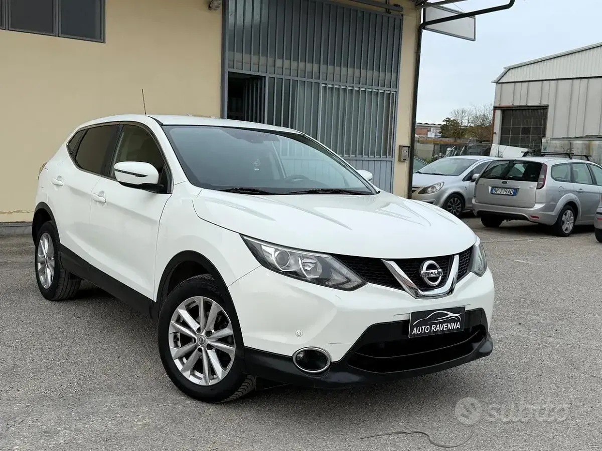 Usata Nissan Qashqai N-Connecta 116 CV (85 kW) 2016 Bianco SUV