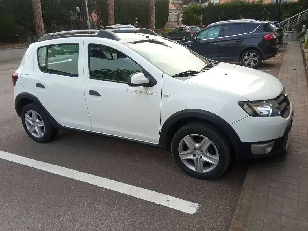 Usata Dacia Sandero Stepway 90 CV (66 kW) 2013 Bianco Berlina