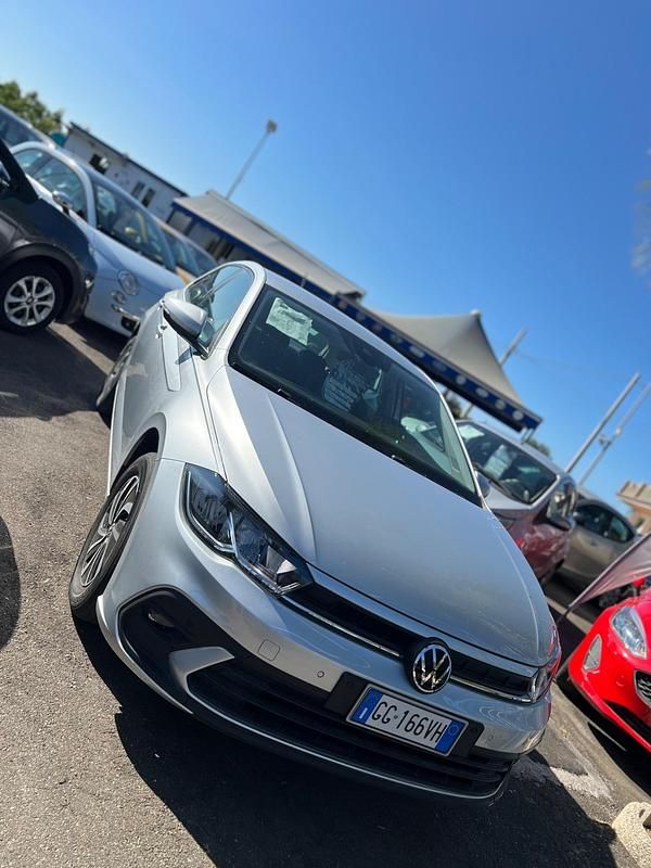Usata VW Polo Style 90 CV (66 kW) 2022 Grigio Utilitaria