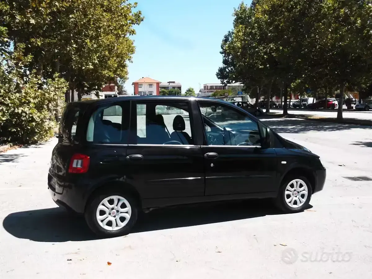 Usata Fiat Multipla 103 CV (75 kW) 2010 Nero Monovolume