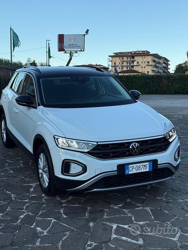 Usata VW T-Roc R-line 150 CV (110 kW) 2023 Bianco SUV