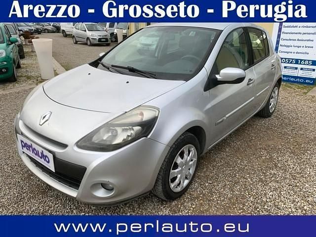 Argento Usata 2010 Renault Clio II Dynamique Berlina | 3400 € (Buon prezzo) - Immagine 1/4