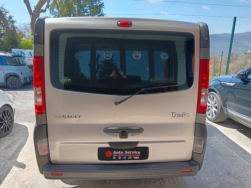 Usata Renault Trafic 116 CV (85 kW) 2008 Argento Monovolume