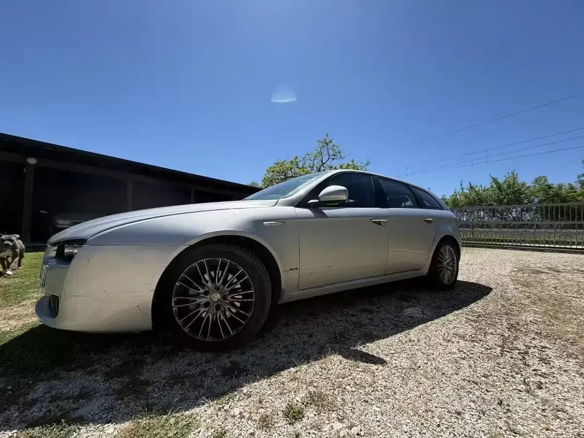 Usata Alfa Romeo 159 150 CV (110 kW) 2009 Grigio Station wagon