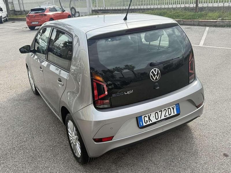 Usata VW up! Move 68 CV (50 kW) 2022 Argento Utilitaria