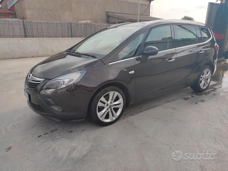 Usata Opel Zafira Tourer 131 CV (96 kW) 2015 Marrone Monovolume