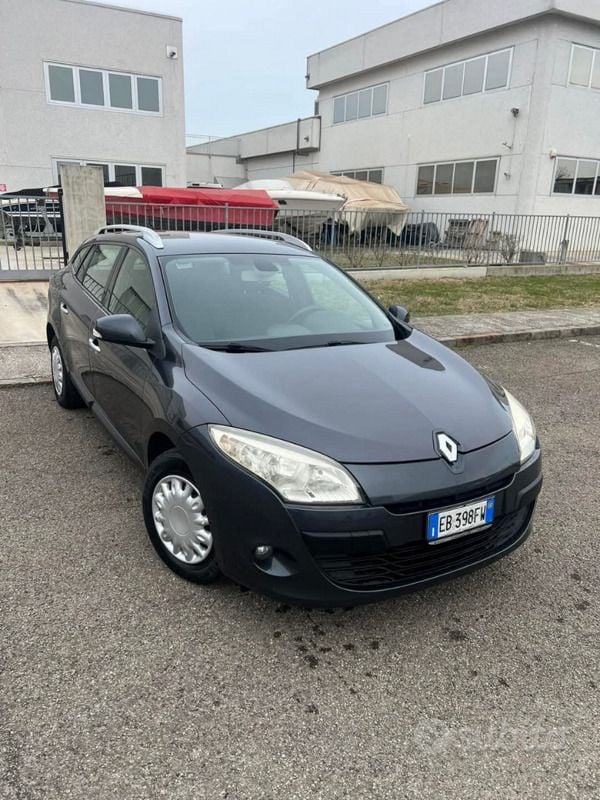 Usata Renault Mégane GrandTour 110 CV (80 kW) 2010 Grigio Station wagon