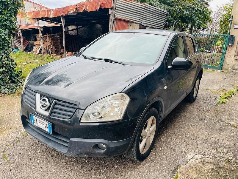 Nero Usata 2010 Nissan Qashqai SUV | 3700 € (Ottimo prezzo) - Immagine 1/4
